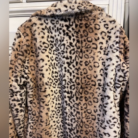 Cheetah coat great quality. - Picture 4 of 6